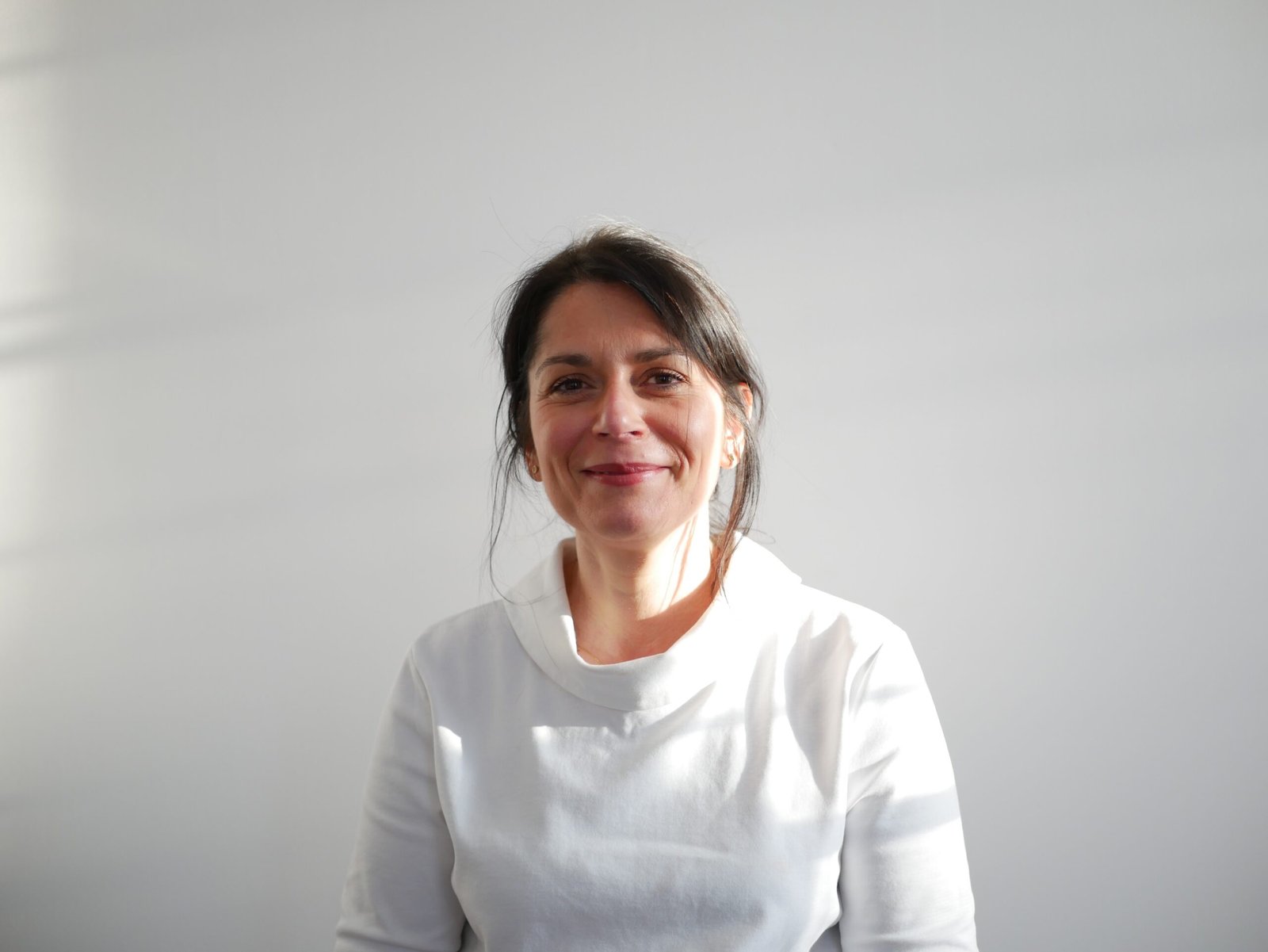 Portrait Sandrine séjourné facialiste sophrologue